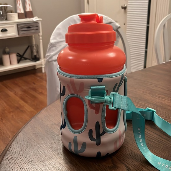 Coral colored Hydro jug with sleeve - Picture 2 of 3